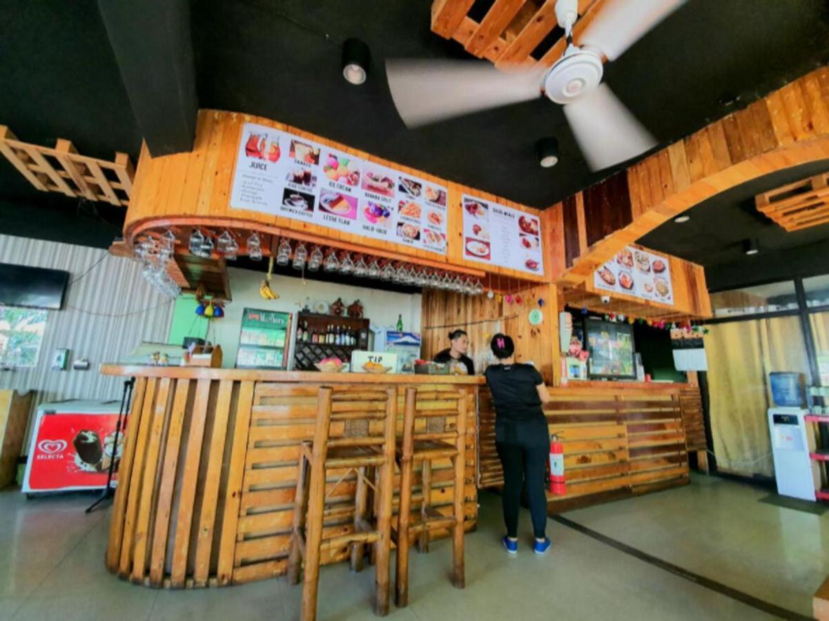 Aosmec Square Hotel マクタン エクステリア 写真